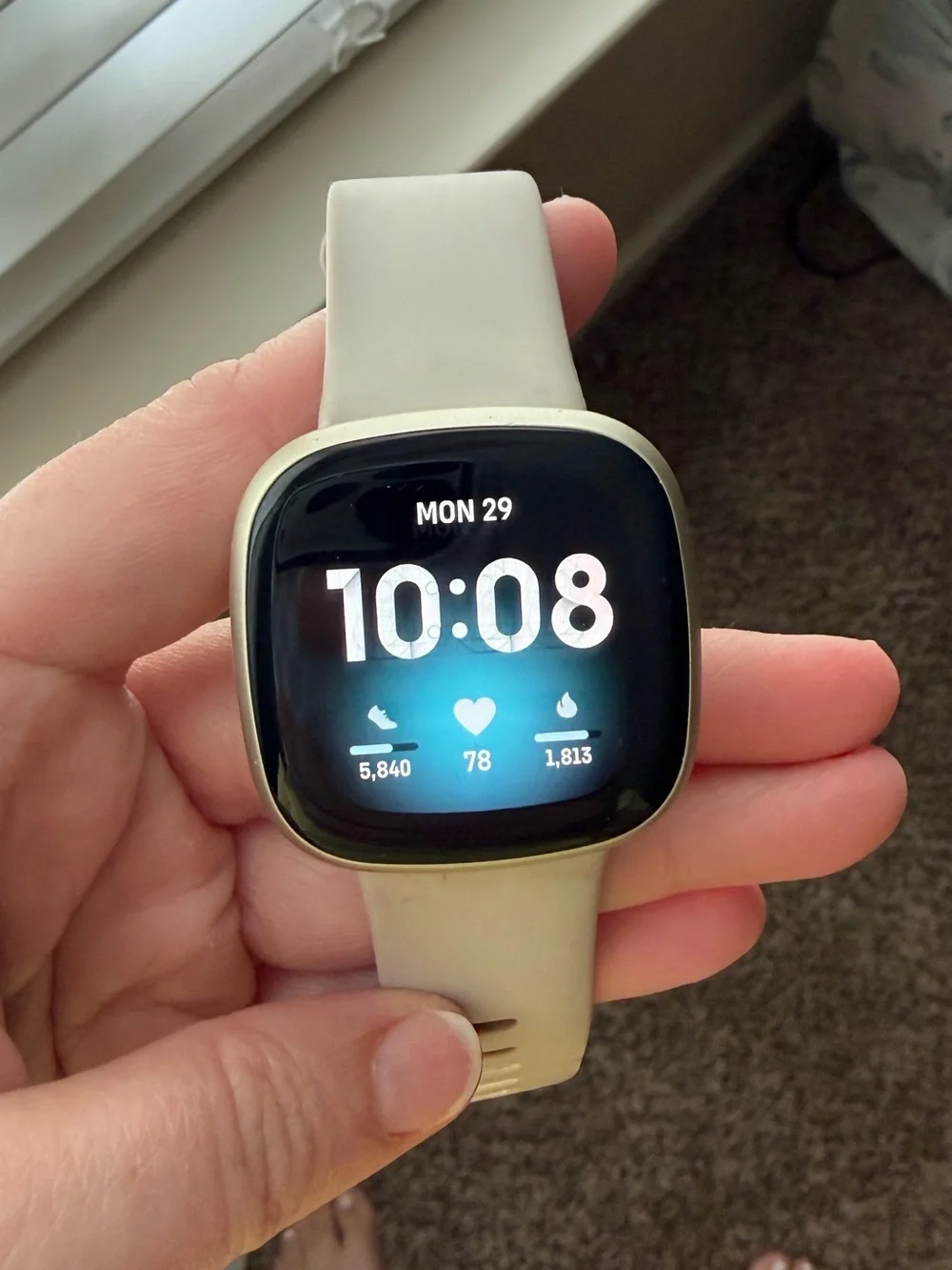 Fitbit Versa 3 Beige Fitness Smartwatch and charger